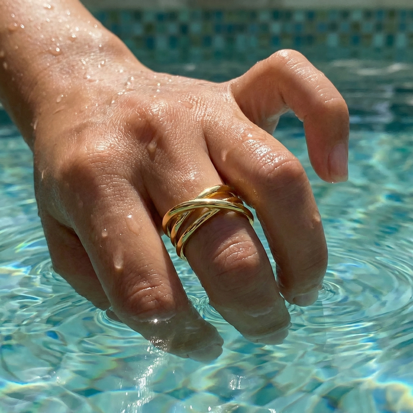 Anillo Entrelazado Alba con fusión en Oro 18K