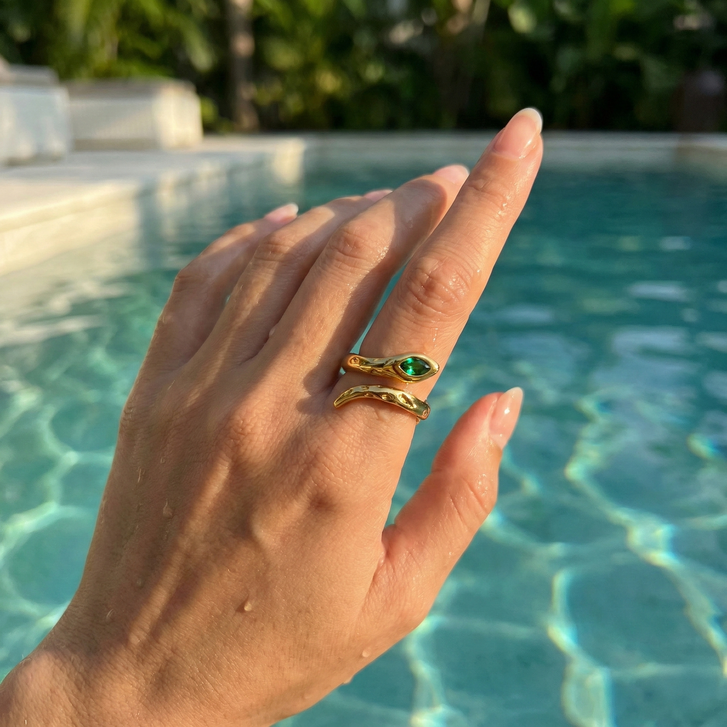 Anillo Serpent Esmeralda con fusión en Oro 18K