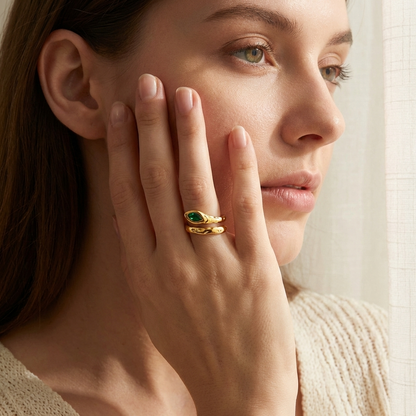 Anillo Serpent Esmeralda con fusión en Oro 18K