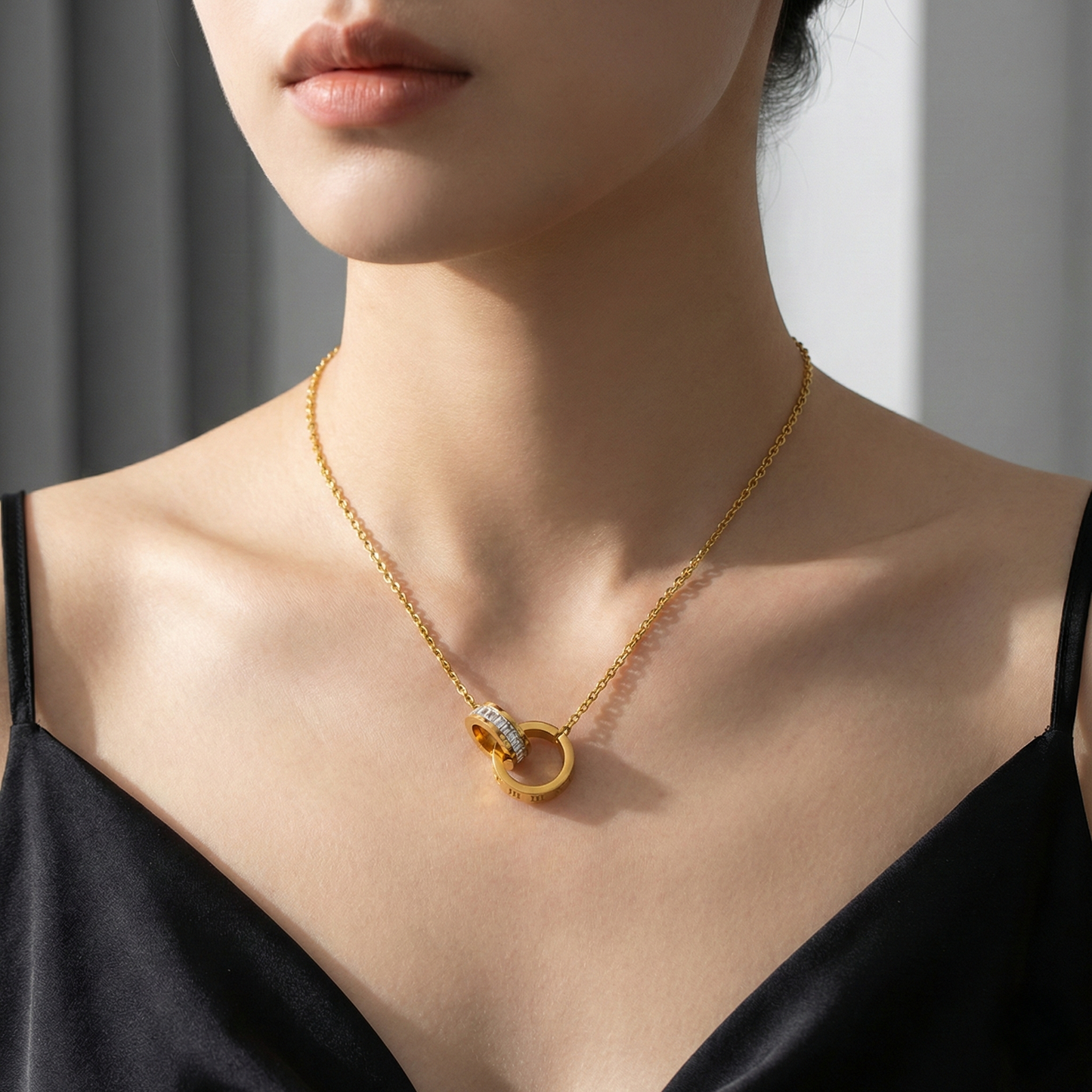 Collar Eternal Roman con fusión en Oro 18K