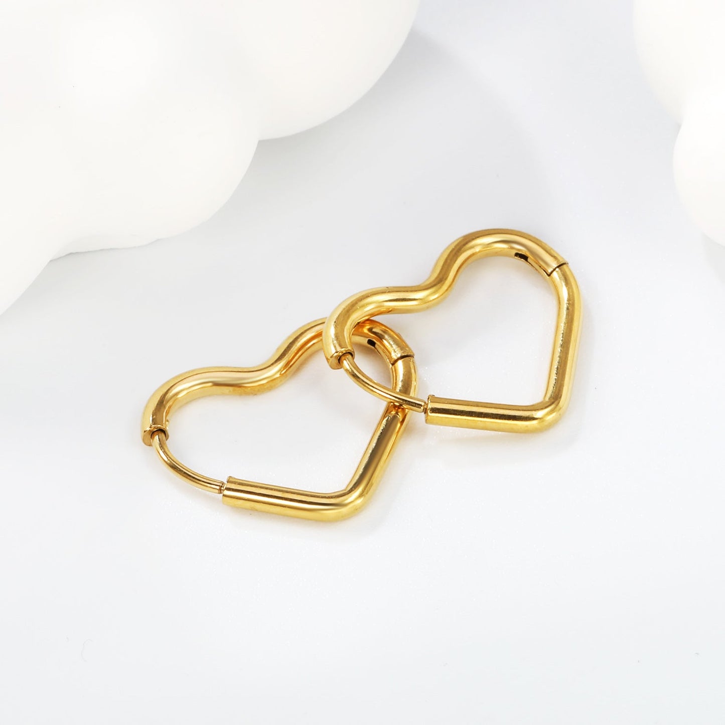 Pendientes Heart Loop Wire con fusión en Oro 18K