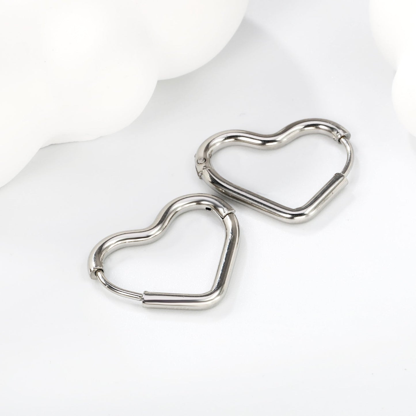 Pendientes Heart Loop Wire con fusión en Oro 18K