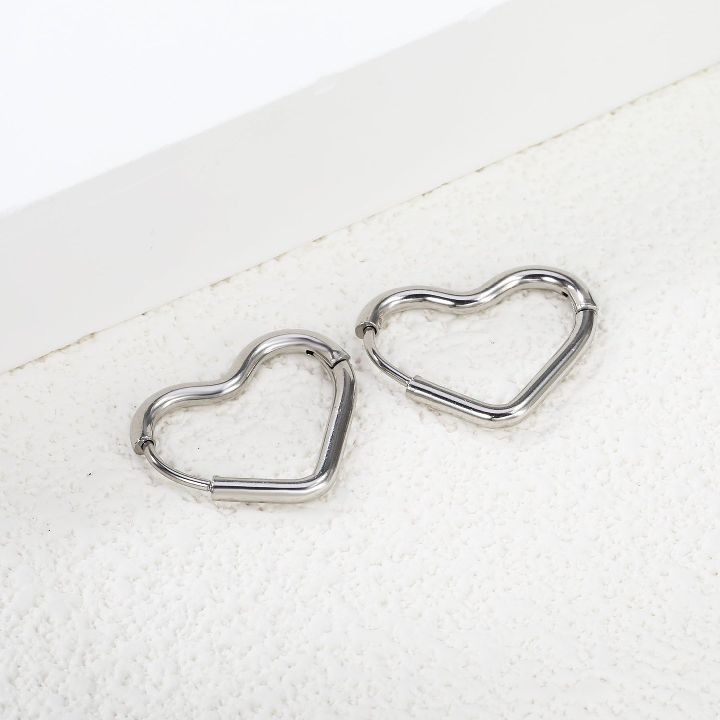 Pendientes Heart Loop Wire con fusión en Oro 18K