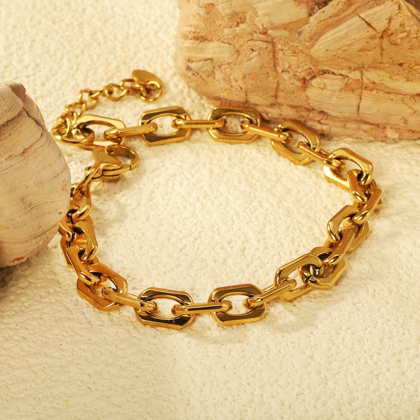 Brazalete Link & Tail Plaque con fusión en Oro 18K
