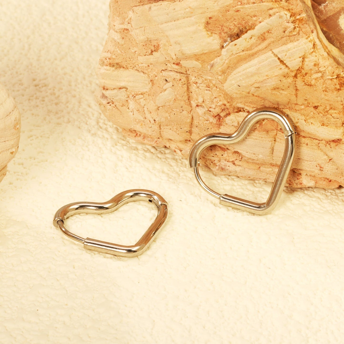 Pendientes Heart Loop Wire con fusión en Oro 18K
