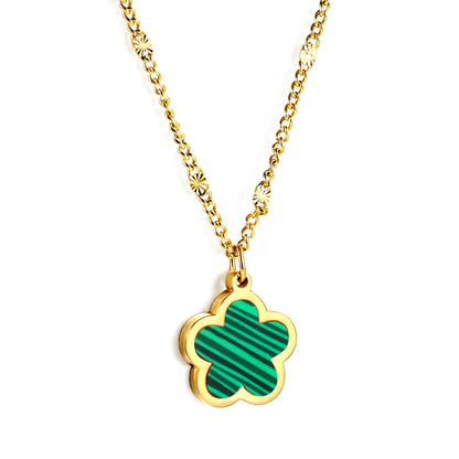 Collar Peach Blossom Shell con fusión en Oro 18K