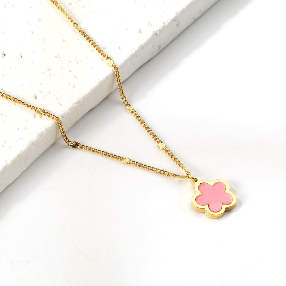 Collar Peach Blossom Shell con fusión en Oro 18K