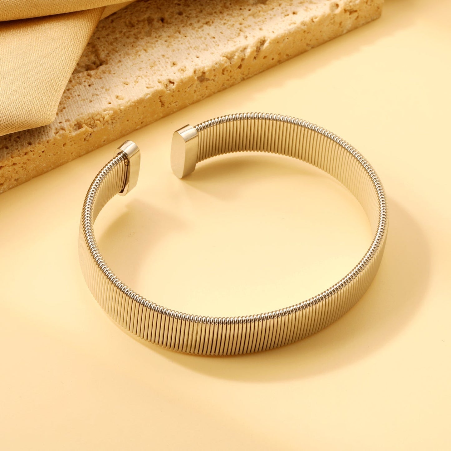 Brazalete Hard Golden con fusión en Oro 18K