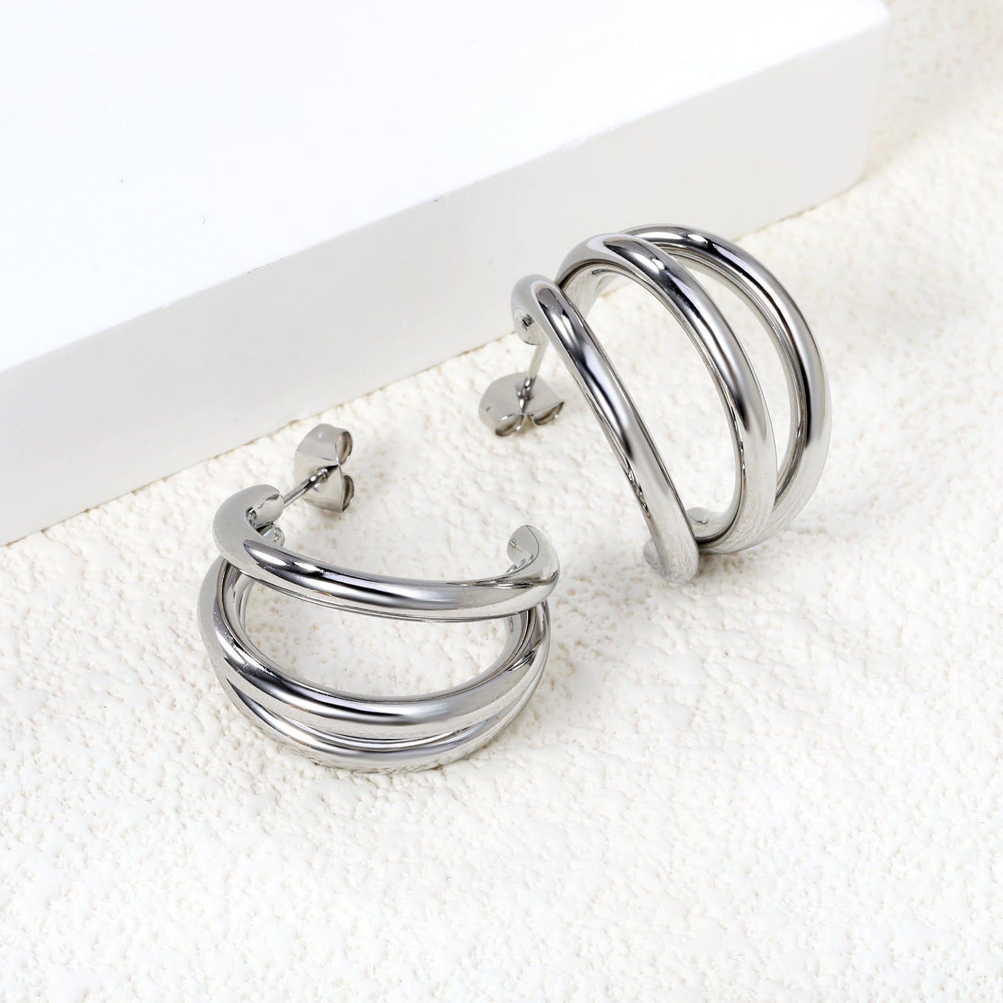 Pendientes C-Curve Triple con fusión en Oro 18K