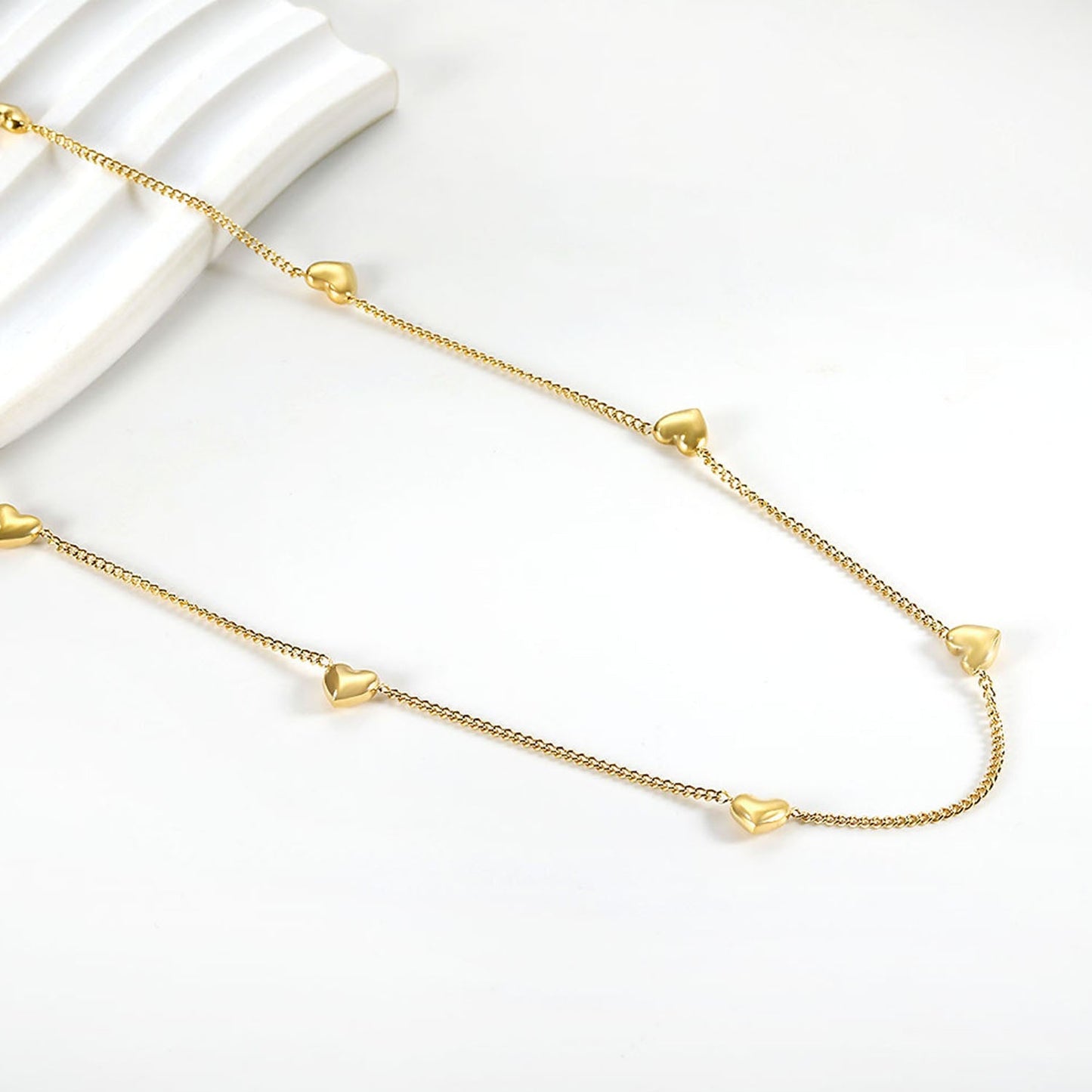 Collar 8 Hearts Love Chain con fusión en Oro 18K
