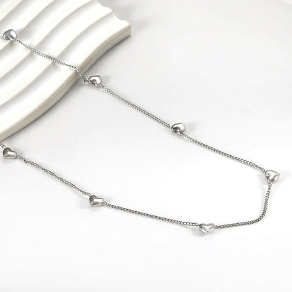 Collar 8 Hearts Love Chain con fusión en Oro 18K