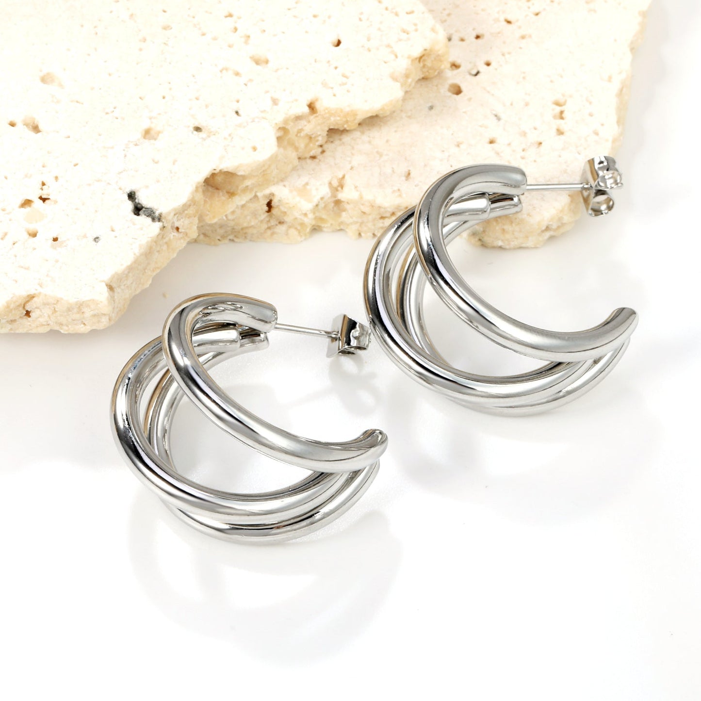 Pendientes C-Curve Triple con fusión en Oro 18K