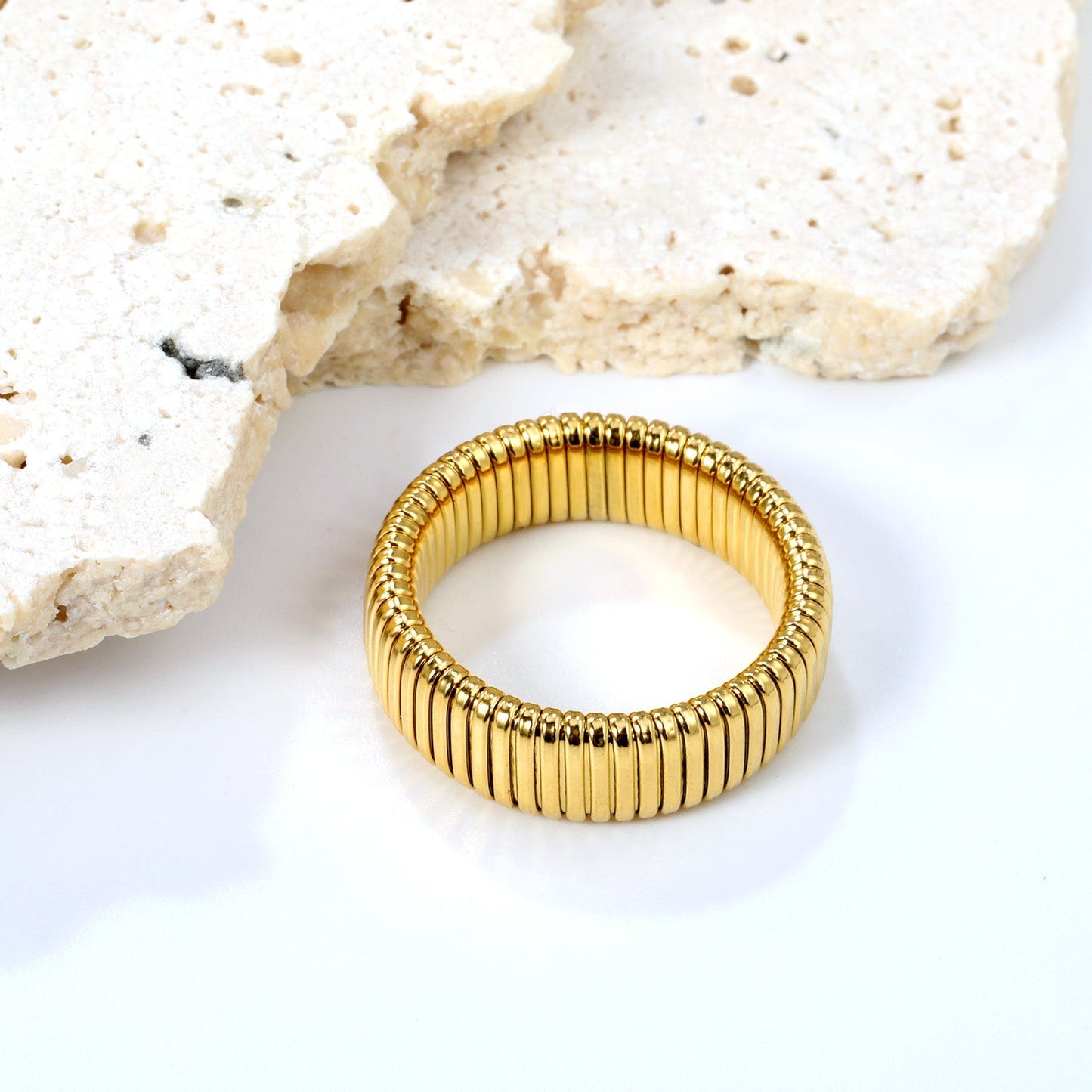 Anillo Bold Gold con fusión en Oro 18K