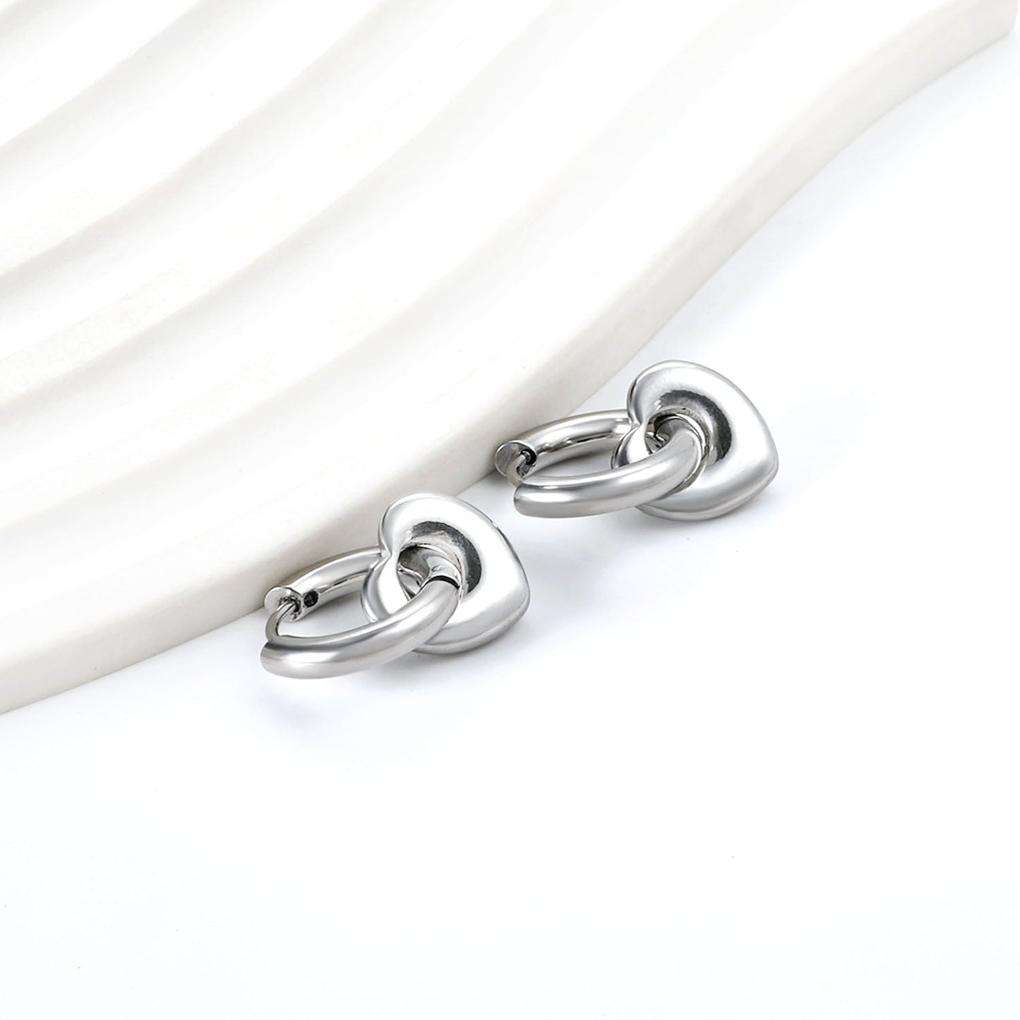Pendientes Heart Circle Charm con fusión en Oro 18K