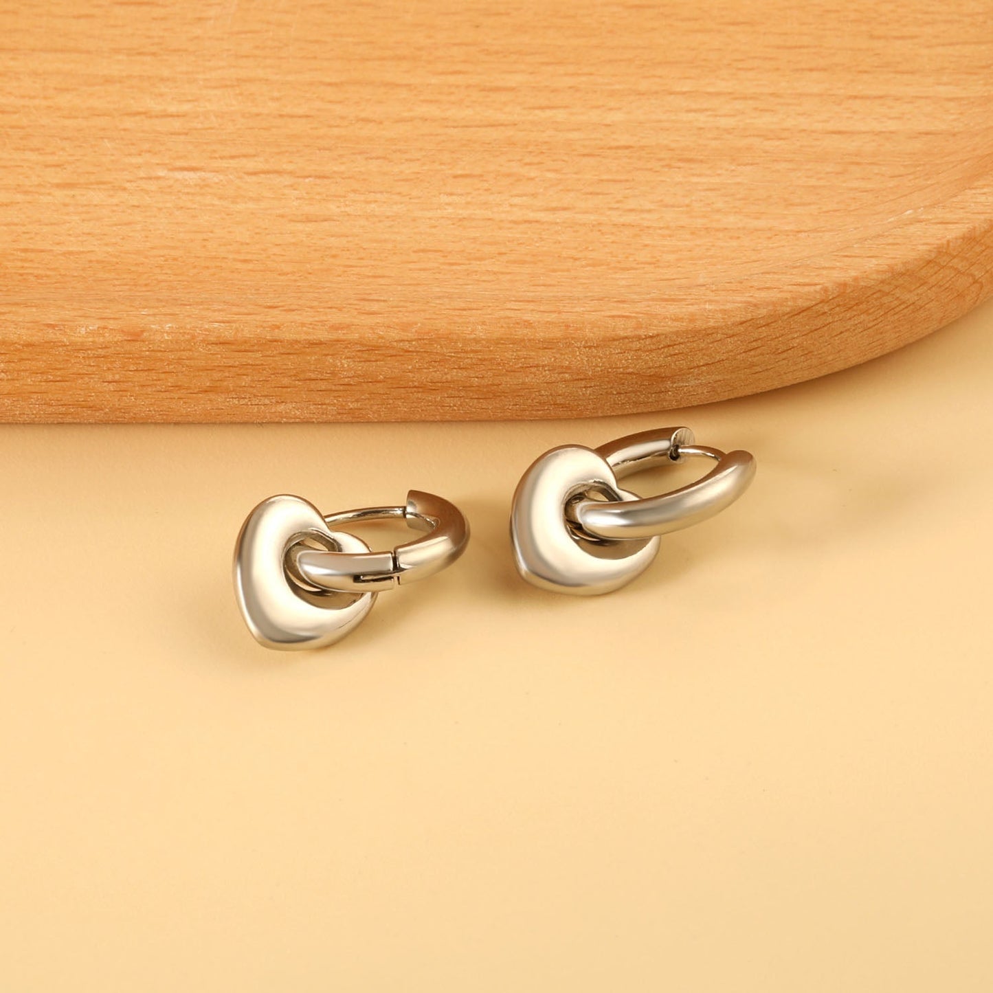 Pendientes Heart Circle Charm con fusión en Oro 18K