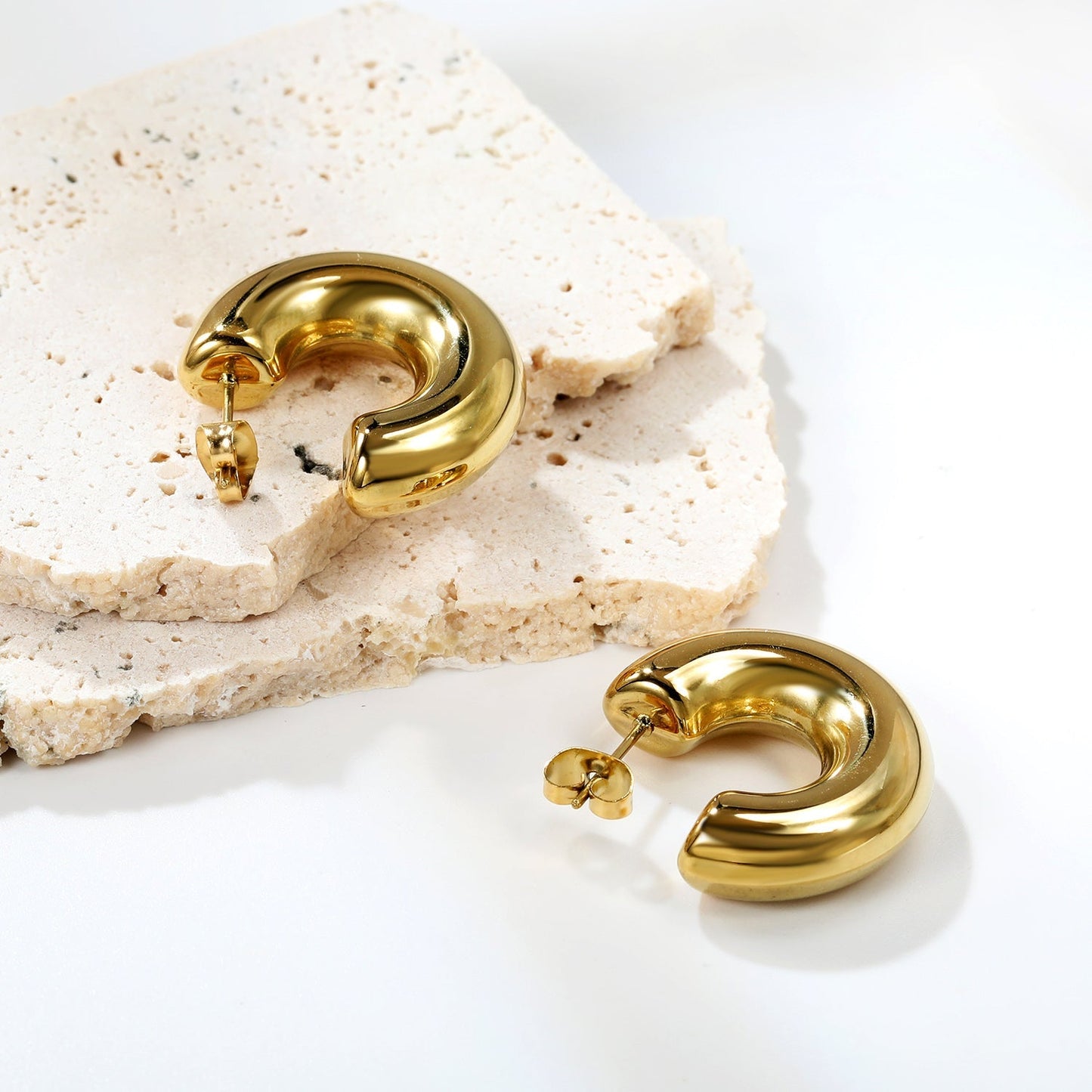 Pendientes C-Curve Essential con fusión en Oro 18K