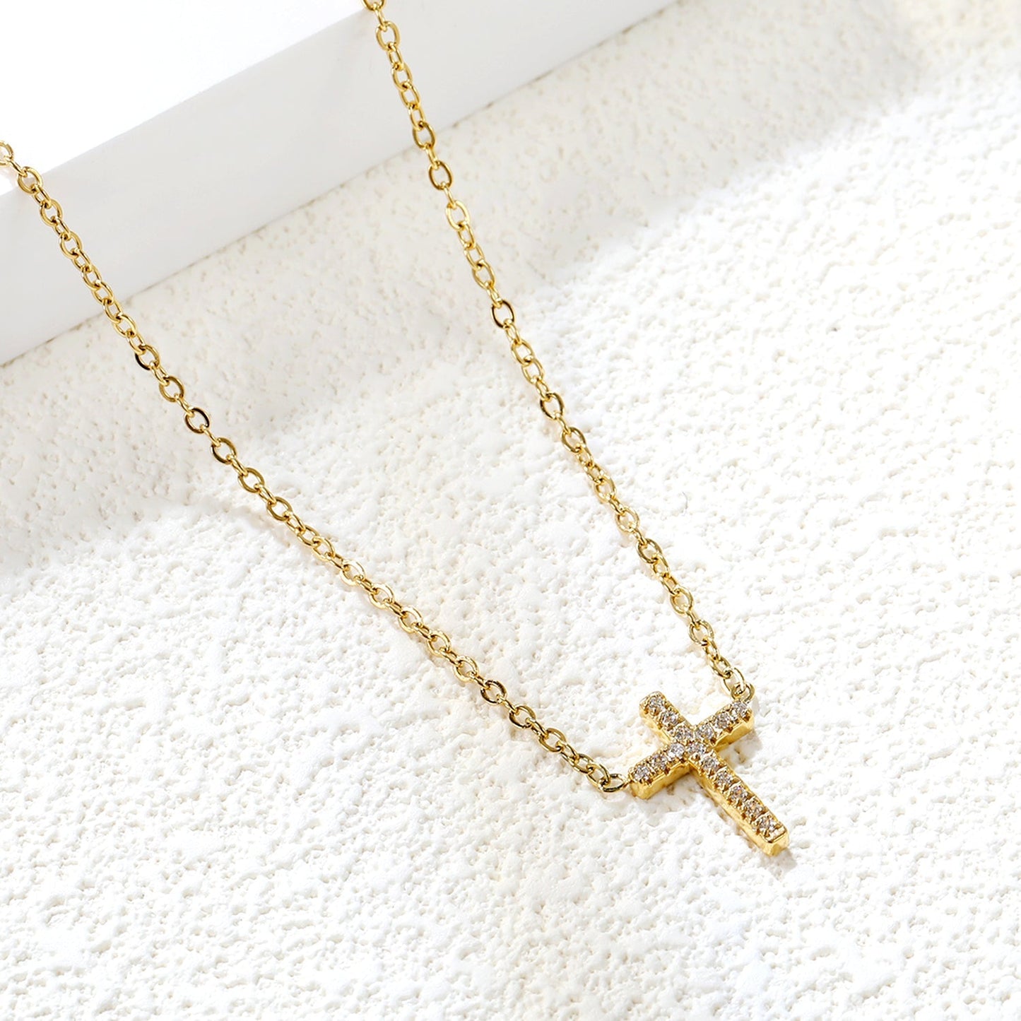 Collar Cross Diamond Shine con fusión en Oro 18K