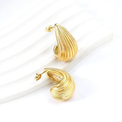 Pendientes Vertical Drop Oval con fusión en Oro 18K