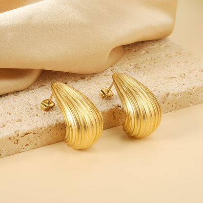 Pendientes Vertical Drop Oval con fusión en Oro 18K
