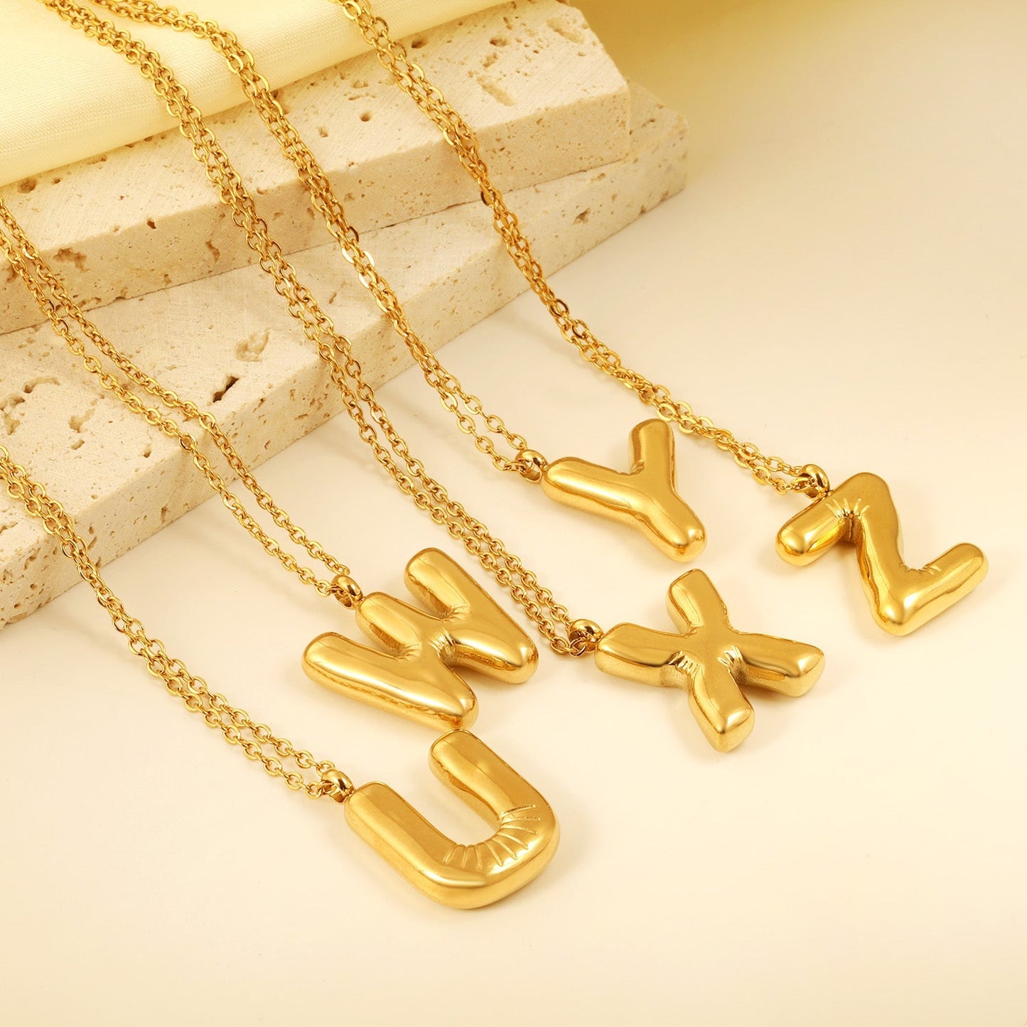 Collar Bubble Letter Alphabet con fusión en Oro 18K