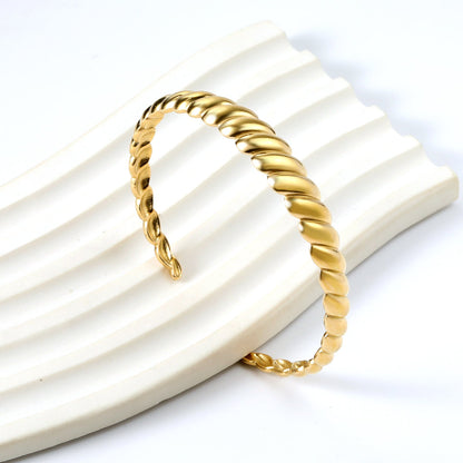 Brazalete Twisted Twist con fusión en Oro 18K
