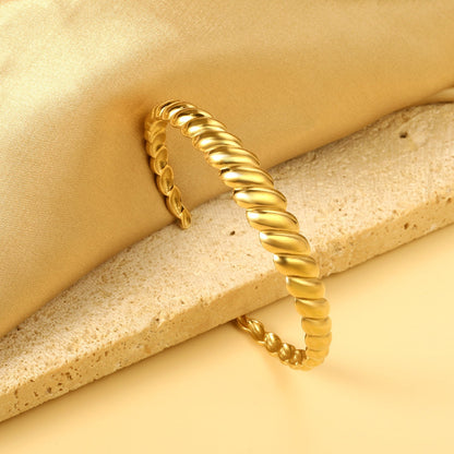Brazalete Twisted Twist con fusión en Oro 18K
