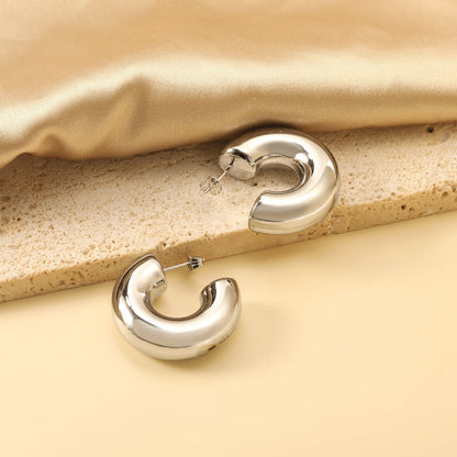 Pendientes C-Curve Essential con fusión en Oro 18K
