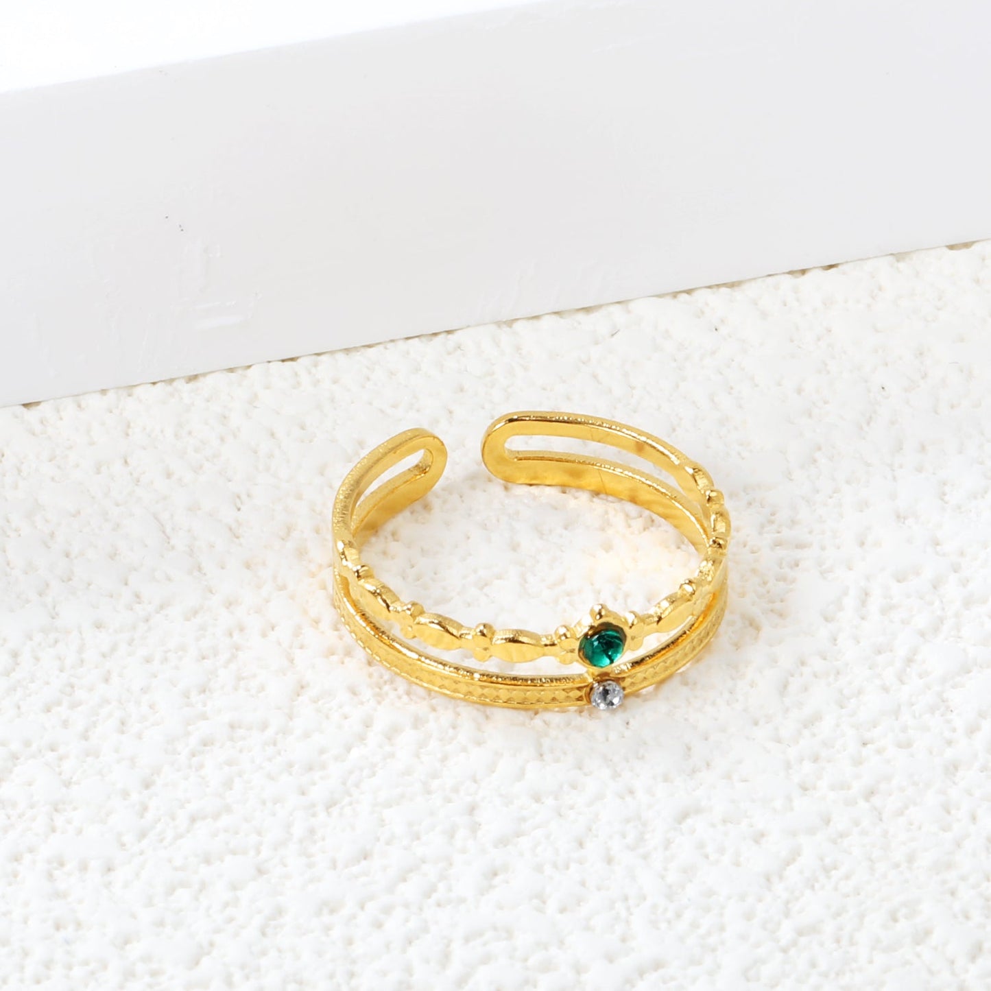 Anillo Green & White Diamond con fusión en Oro 18K
