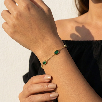 Pulsera Talismán Esmeralda con fusión en Oro 18K