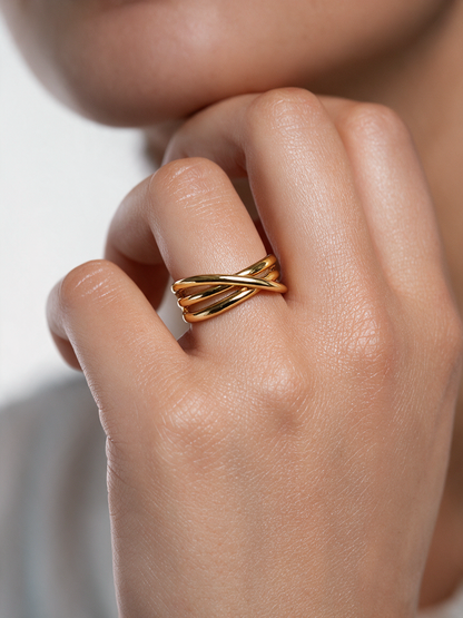 Anillo Entrelazado Alba con fusión en Oro 18K