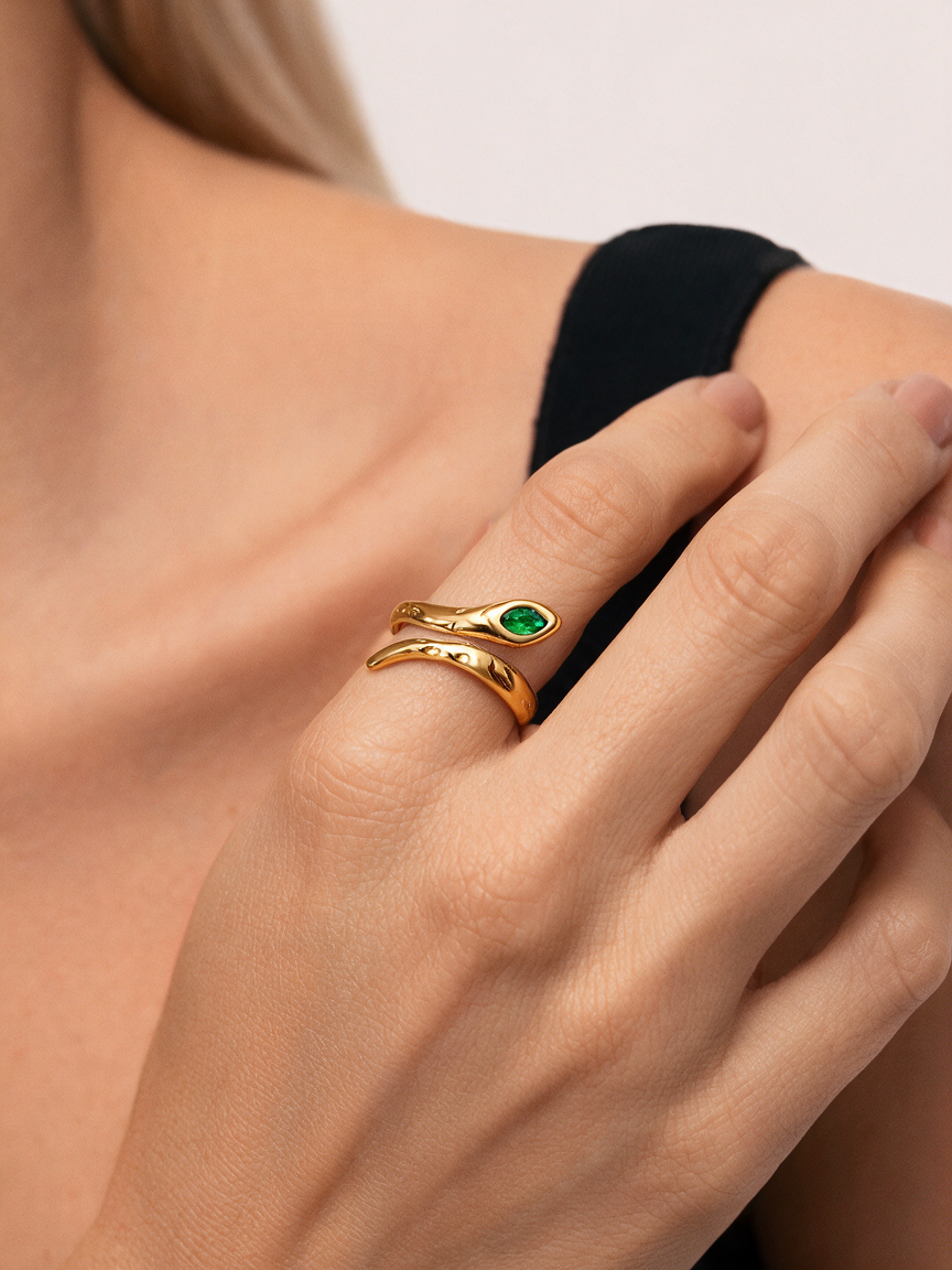 Anillo Serpent Esmeralda con fusión en Oro 18K