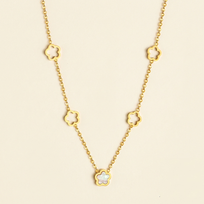 Collar Peach Blossom con fusión en Oro 18K