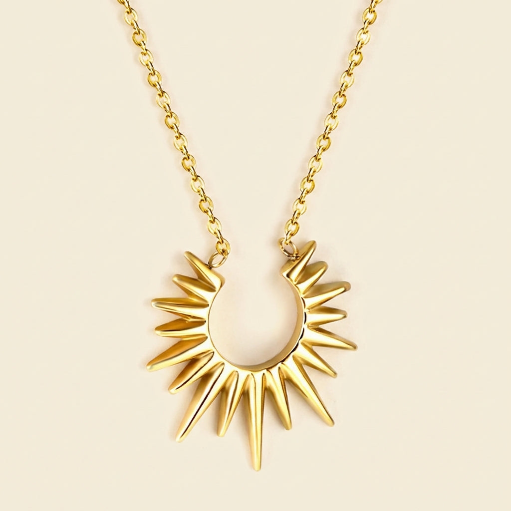 Collar Irregular Half Circle con fusión en Oro 18K