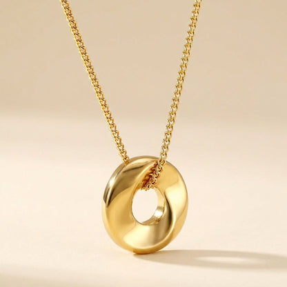 Collar Mobius Circle con fusión en Oro 18K