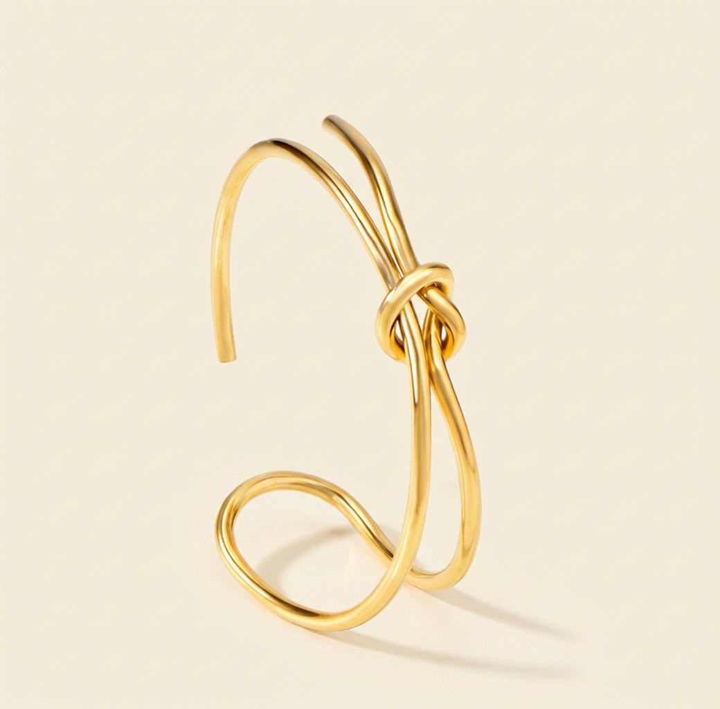 Brazalete Clasp Minimal con fusión en Oro 18K