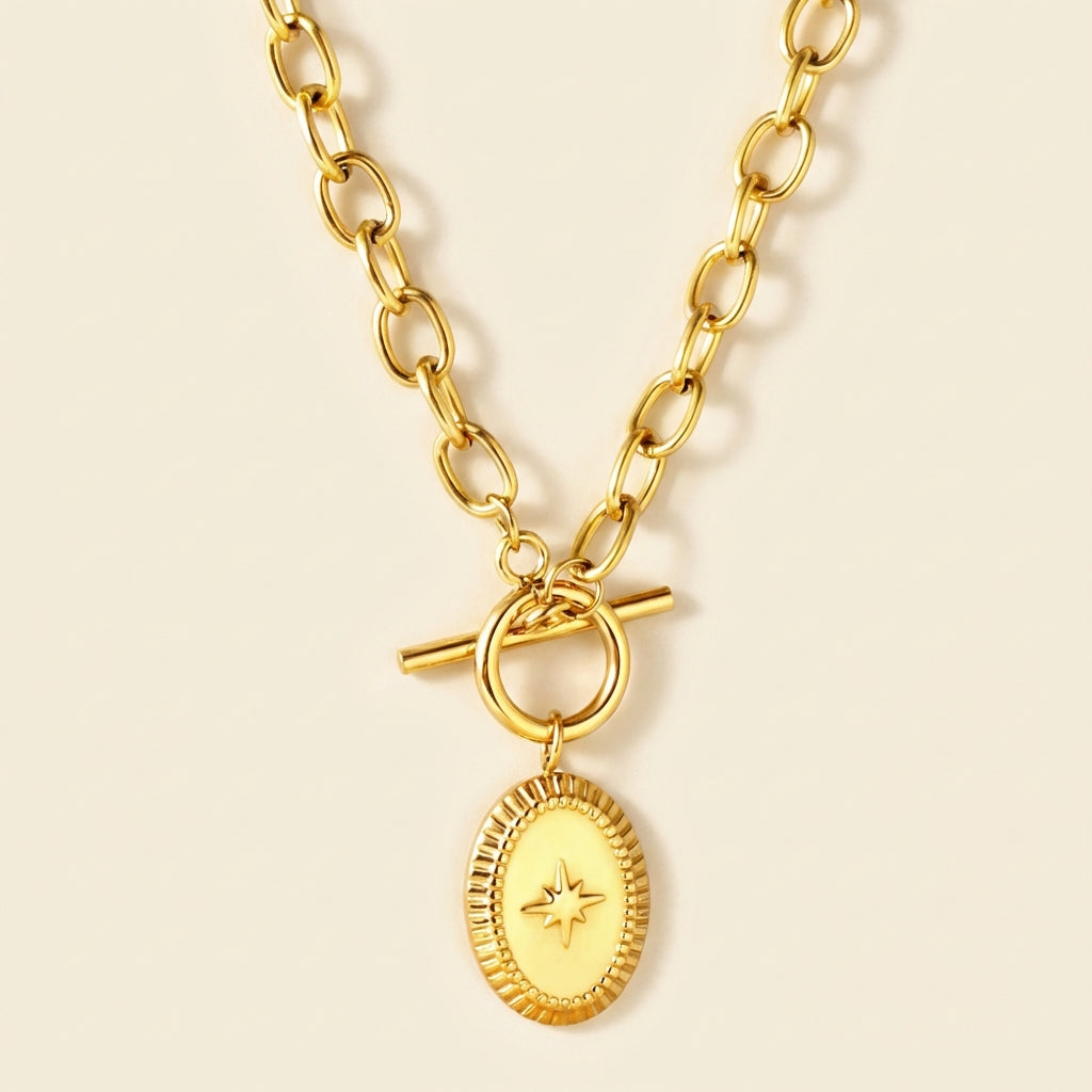 Collar Star Oval Medallion con fusión en Oro 18K