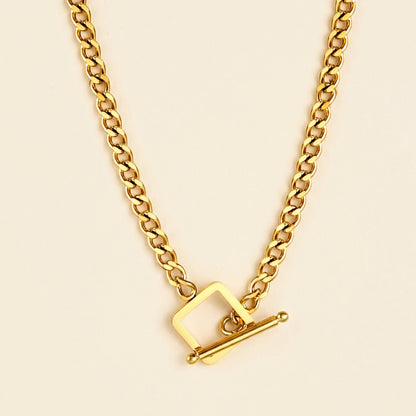 Collar Square Clasp con fusión en Oro 18K
