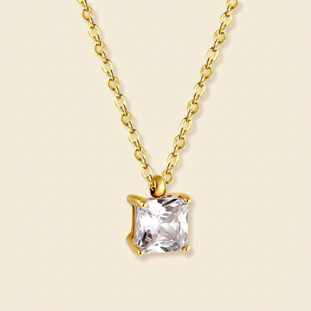 Collar Square Diamond con fusión en Oro 18K