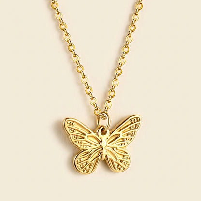 Collar Butterfly Minimal con fusión en Oro 18K