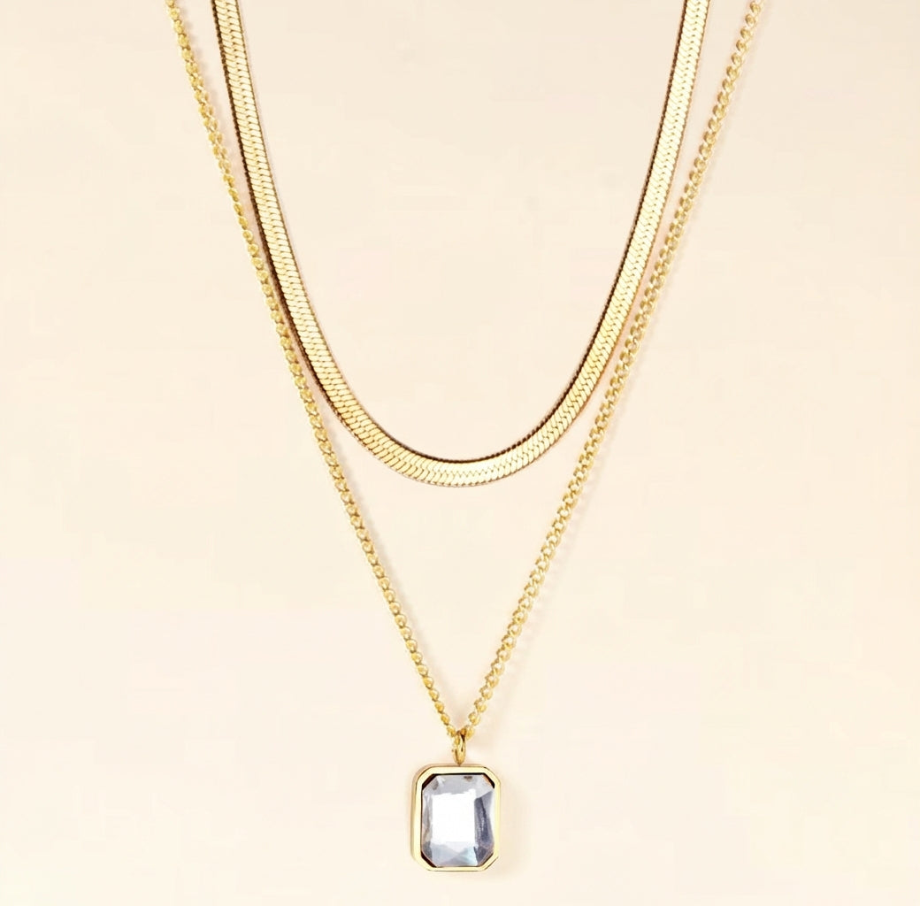 Collar Resplandor Esmeralda con fusión en Oro 18K