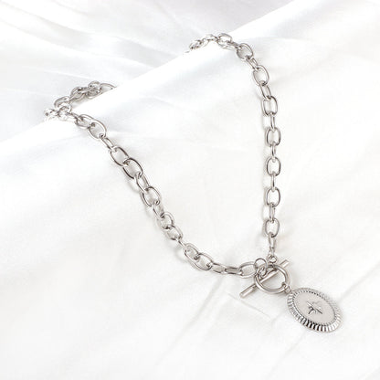 Collar Star Oval Medallion con fusión en Oro 18K