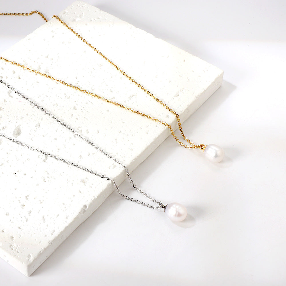 Collar White Pearl Essential con fusión en Oro 18K