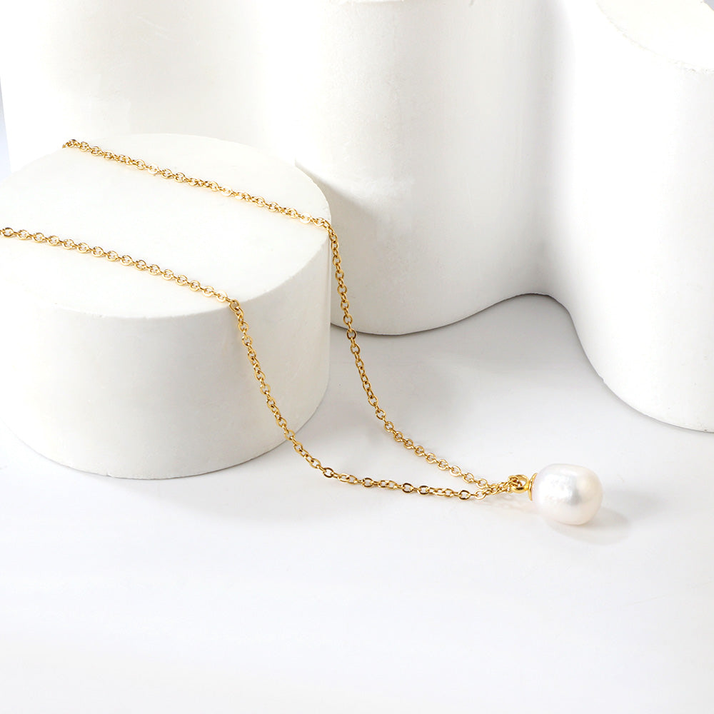 Collar White Pearl Essential con fusión en Oro 18K