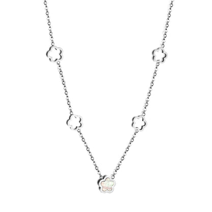 Collar Peach Blossom con fusión en Oro 18K