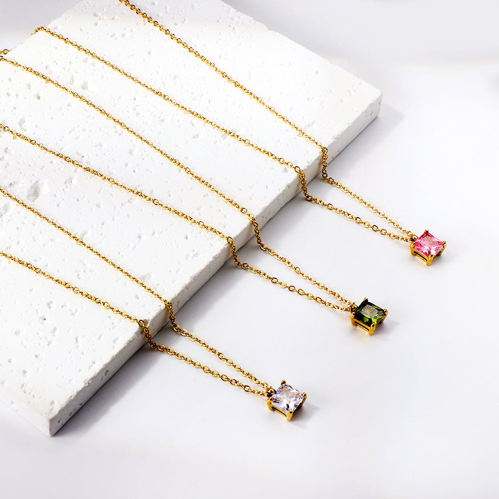 Collar Square Diamond con fusión en Oro 18K
