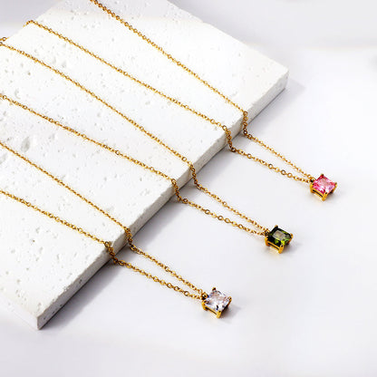 Collar Square Diamond con fusión en Oro 18K