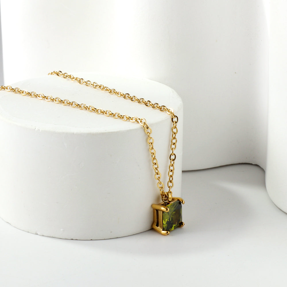 Collar Square Diamond con fusión en Oro 18K