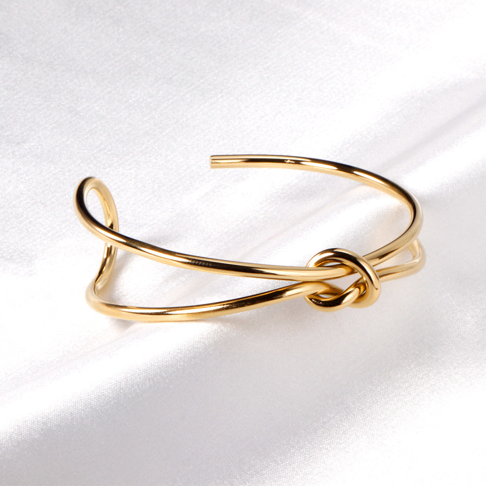 Brazalete Clasp Minimal con fusión en Oro 18K