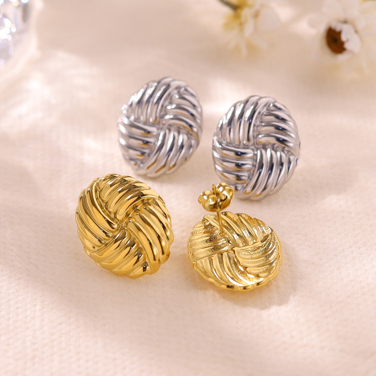Pendientes Woven Knot con fusión en Oro 18K