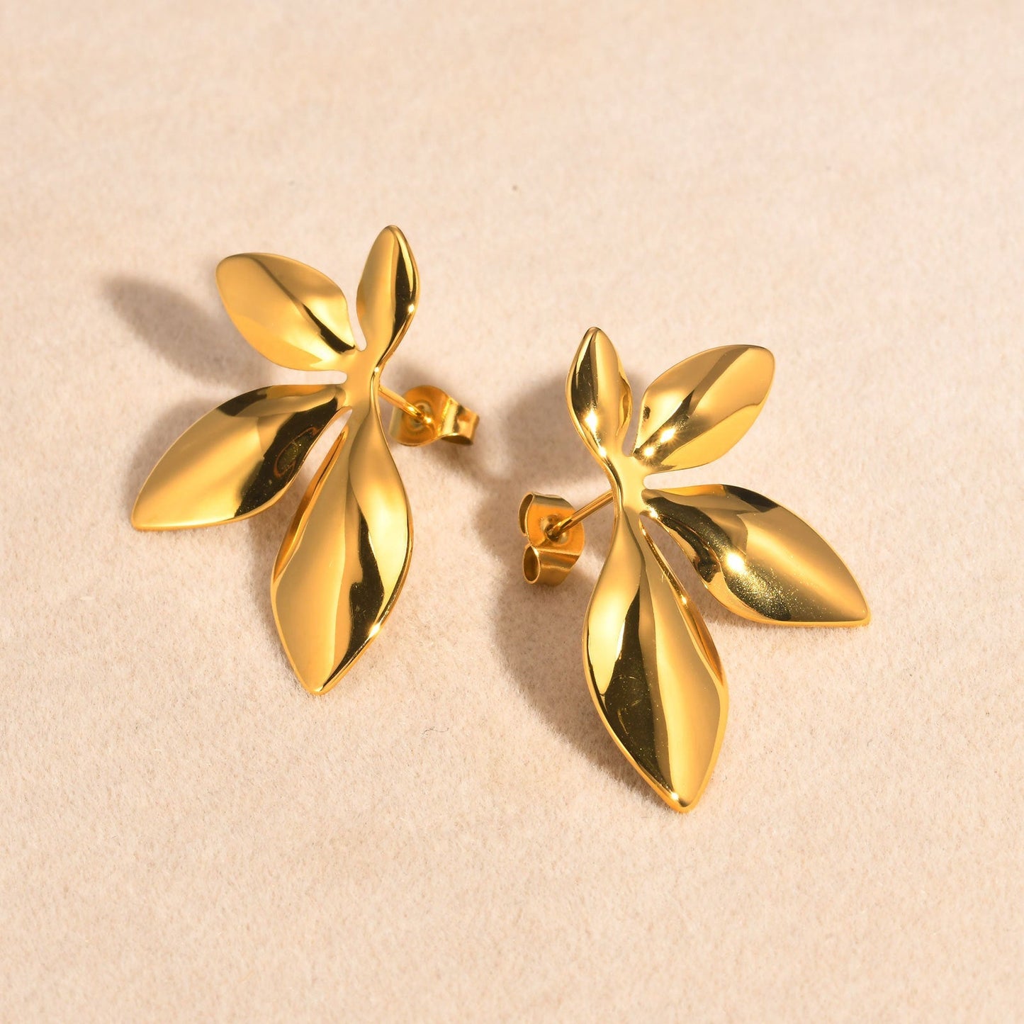 Pendientes Flora con fusión en Oro 18K